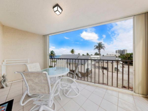 Pelican Watch 208, Sleeps 4, 2 Bedrooms, Beach Front, Pool, Elevator, WiFi
